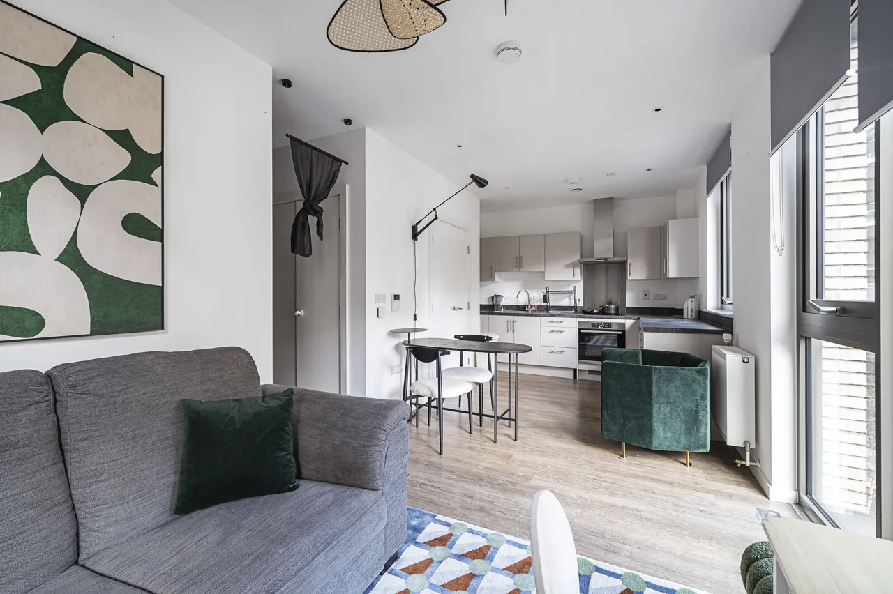 flat for sale — Flat 12, 6 Macclesfield Road, London