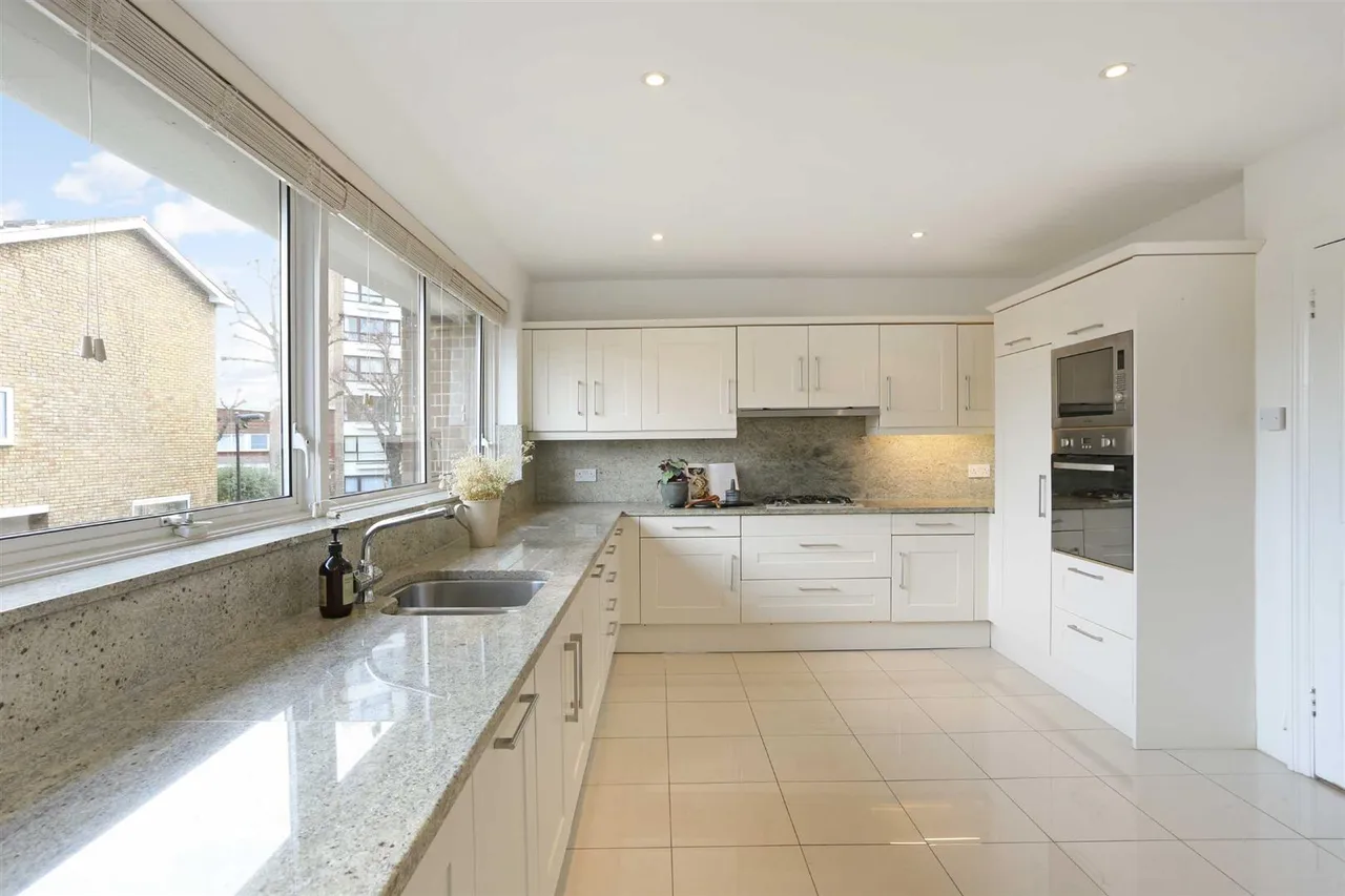 Meadowbank, Primrose Hill, London, NW3 3AY, photo 5