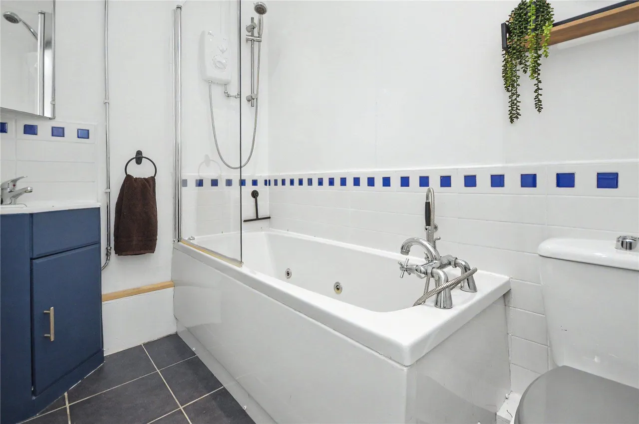 Cockburn Close, Leeds, LS11, photo 11