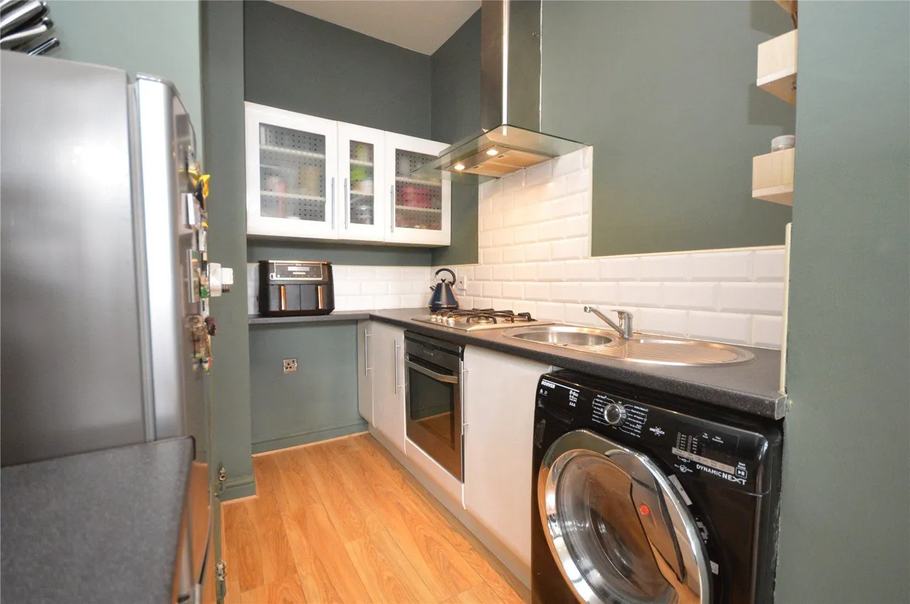 Cockburn Close, Leeds, LS11, photo 7