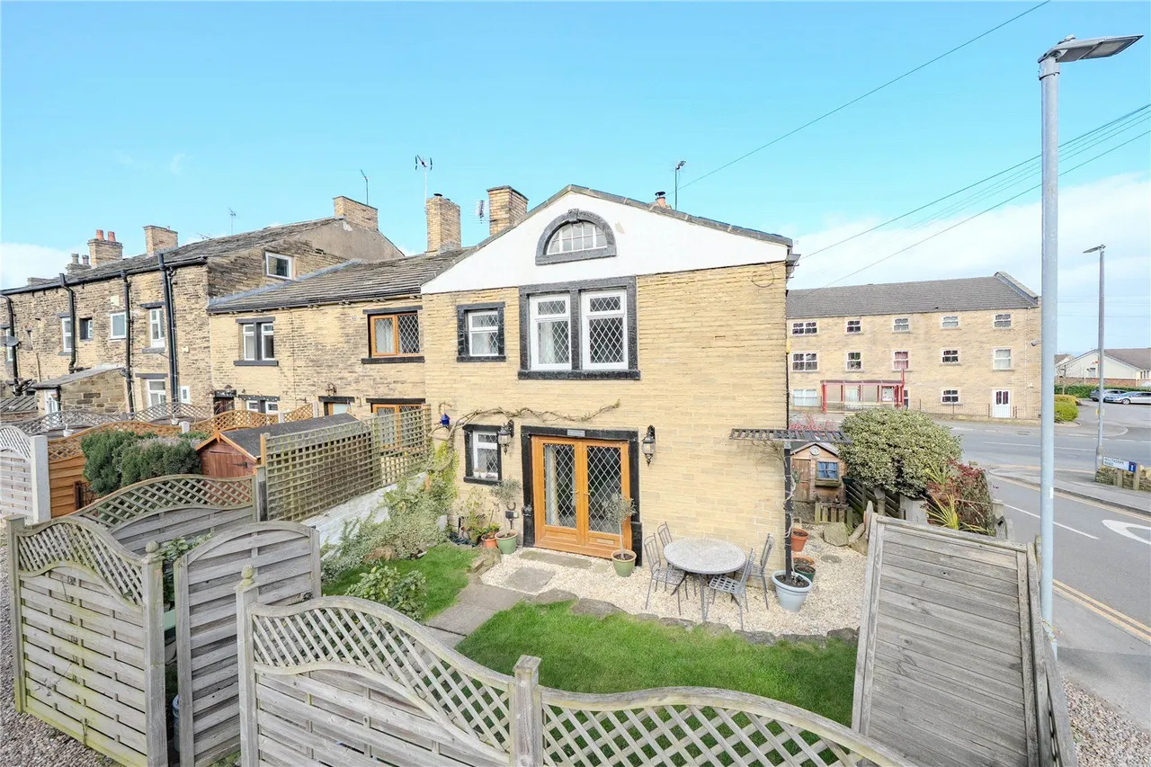 4 bed house for sale, Fartown, Pudsey, LS28