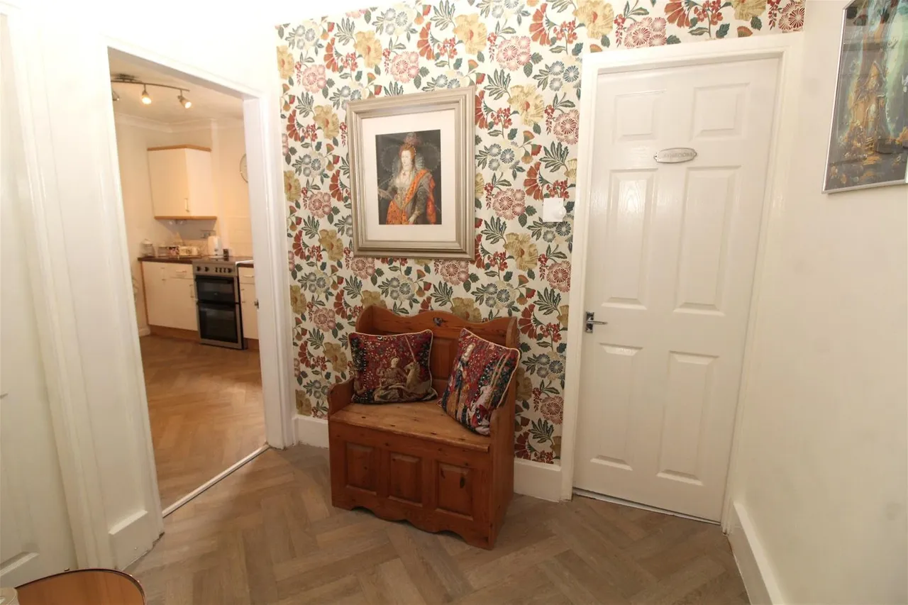 Norman Court, Little Heath, Potters Bar EN6 1HY, photo 11