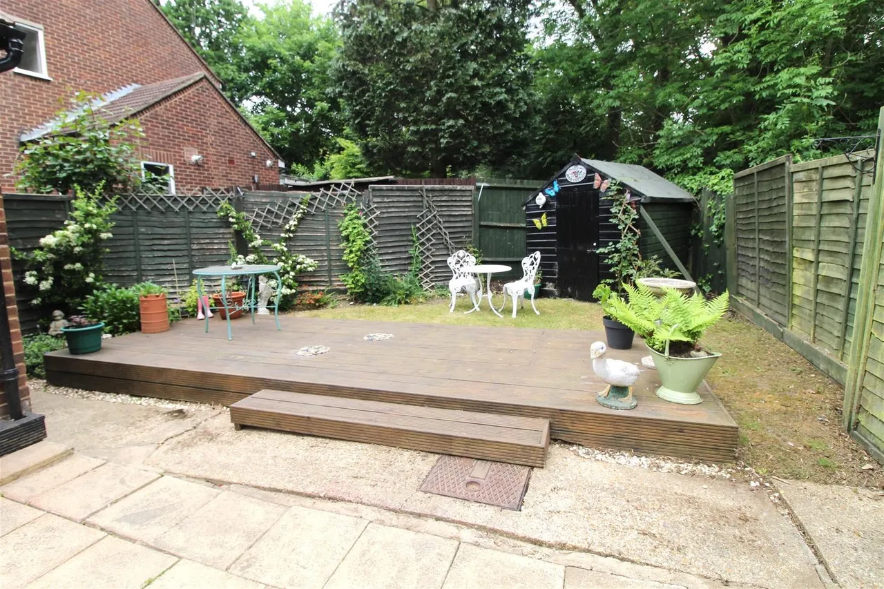Norman Court, Little Heath, Potters Bar EN6 1HY, photo 17