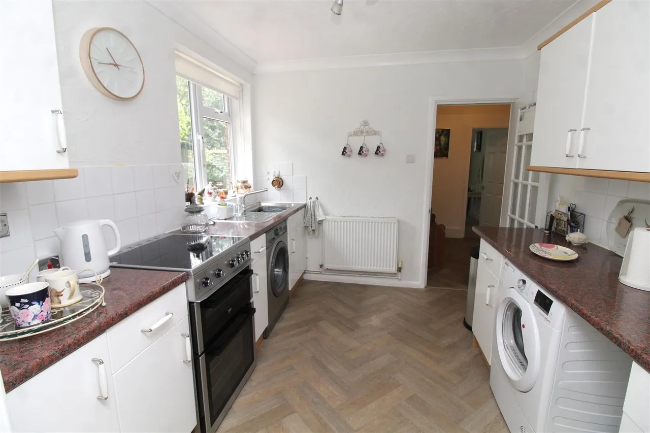 Norman Court, Little Heath, Potters Bar EN6 1HY, photo 13
