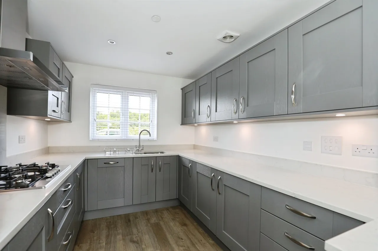 Curzon Avenue, NORTHWICH, photo 5