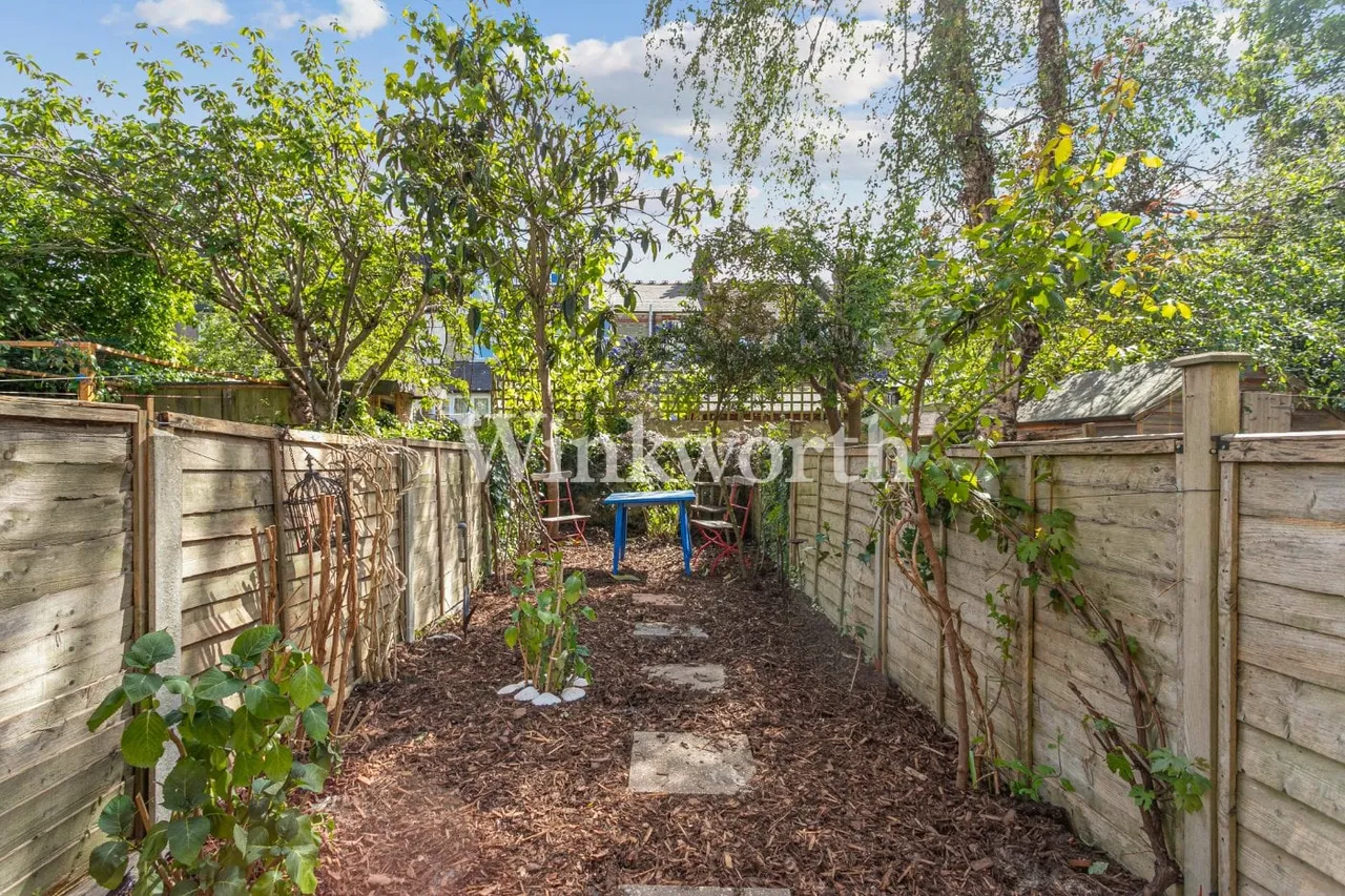 Lyndhurst Road, London, N22, photo 2
