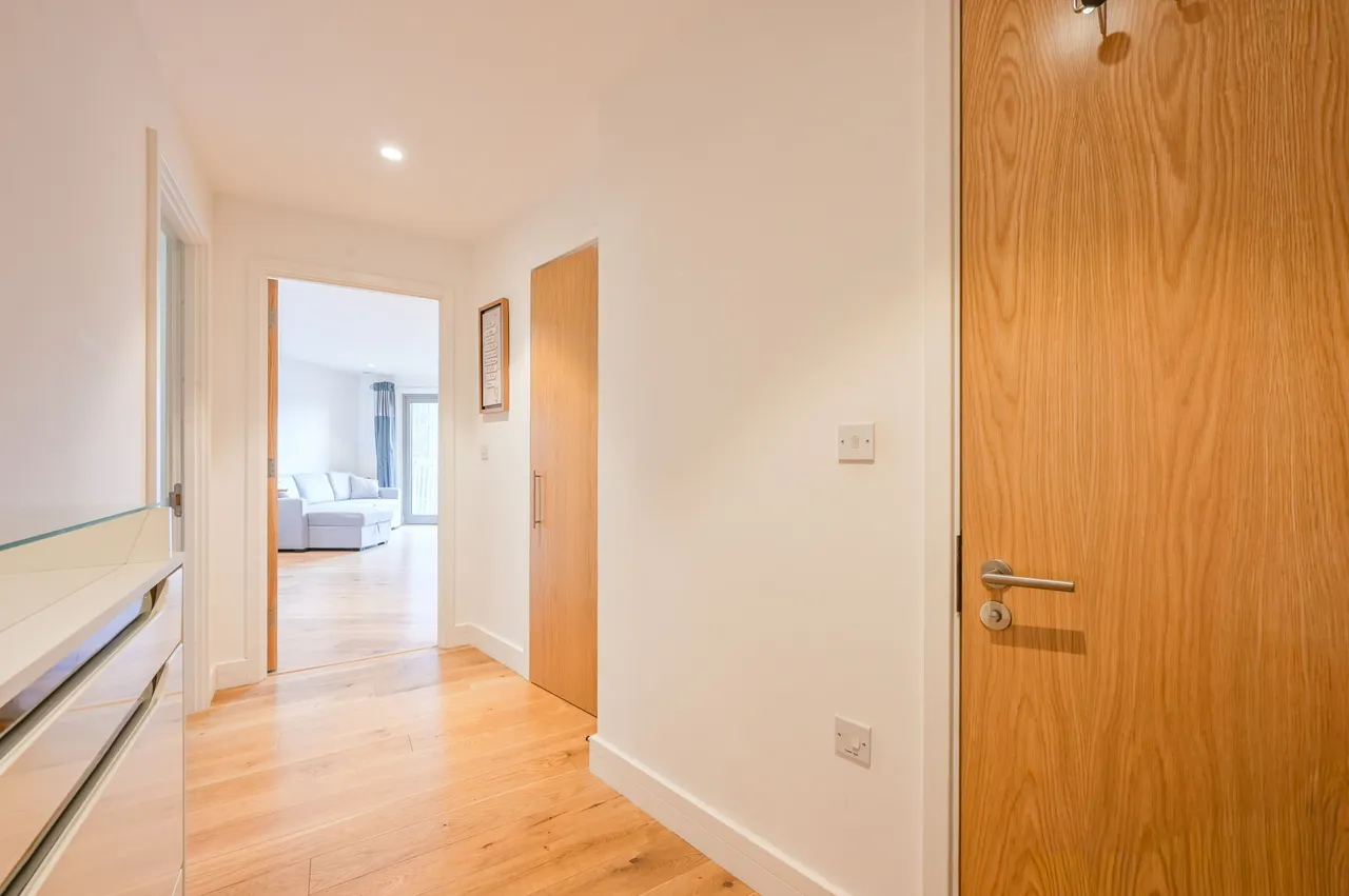 Flat 11, 12 Rathbone Market, Barking Road, London, photo 9