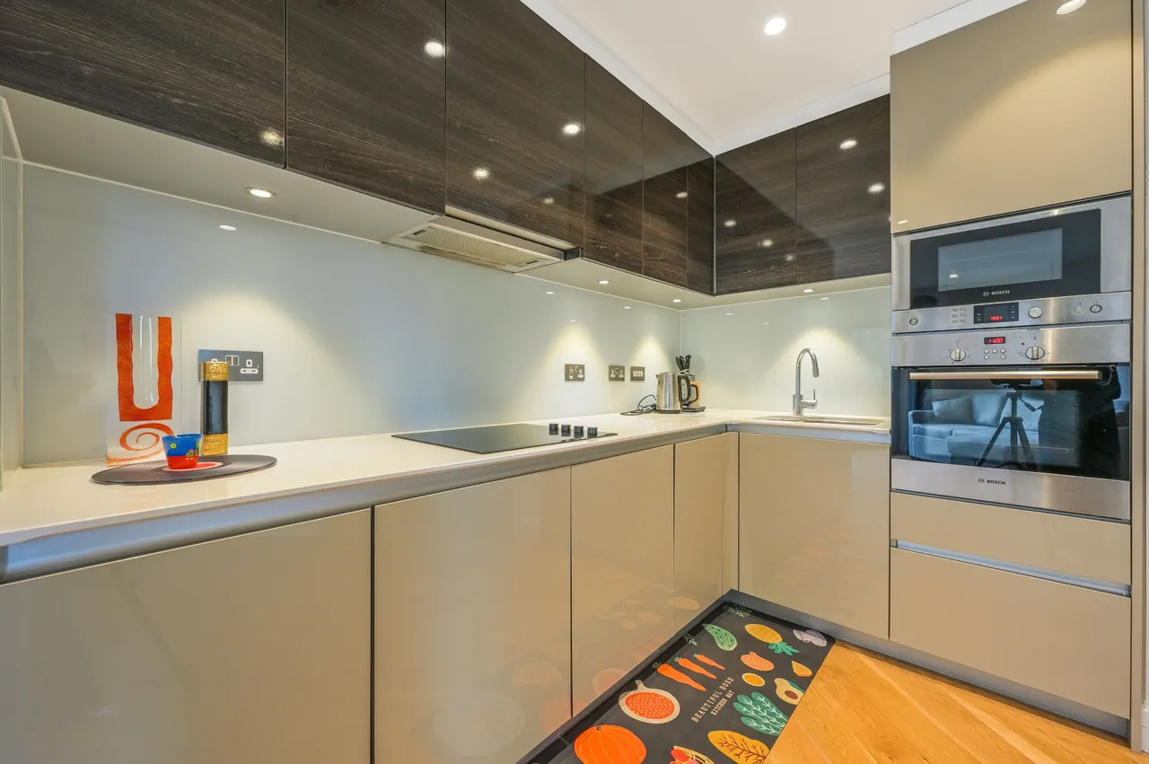 Flat 11, 12 Rathbone Market, Barking Road, London, photo 3