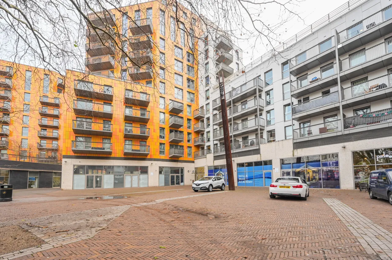 1 bed flat for sale — Flat 11, 12 Rathbone Market, Barking Road, London