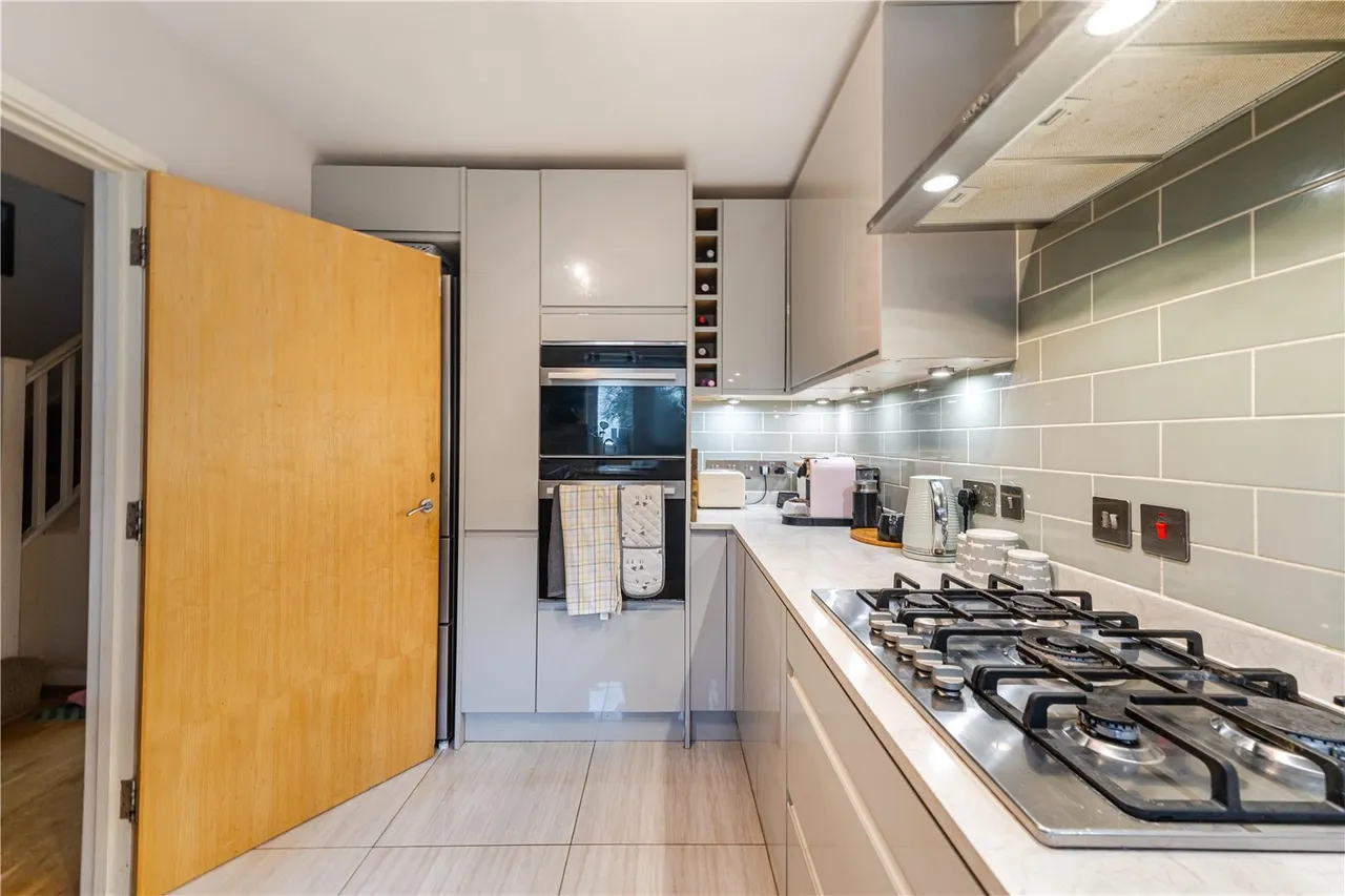 Graham Road, Hampton Hill,, TW12 1AN, photo 6