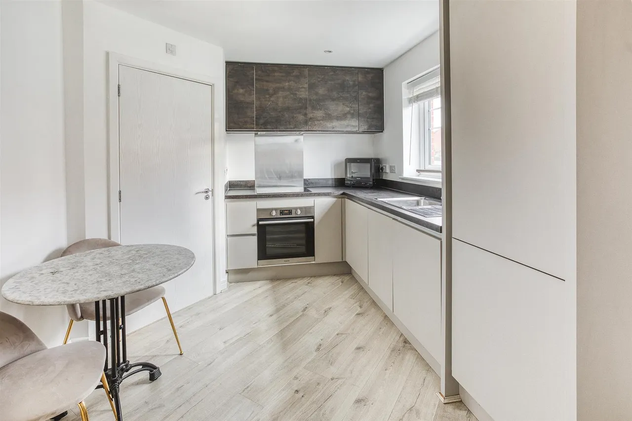 Kinglas Drive, Mickleover, photo 2