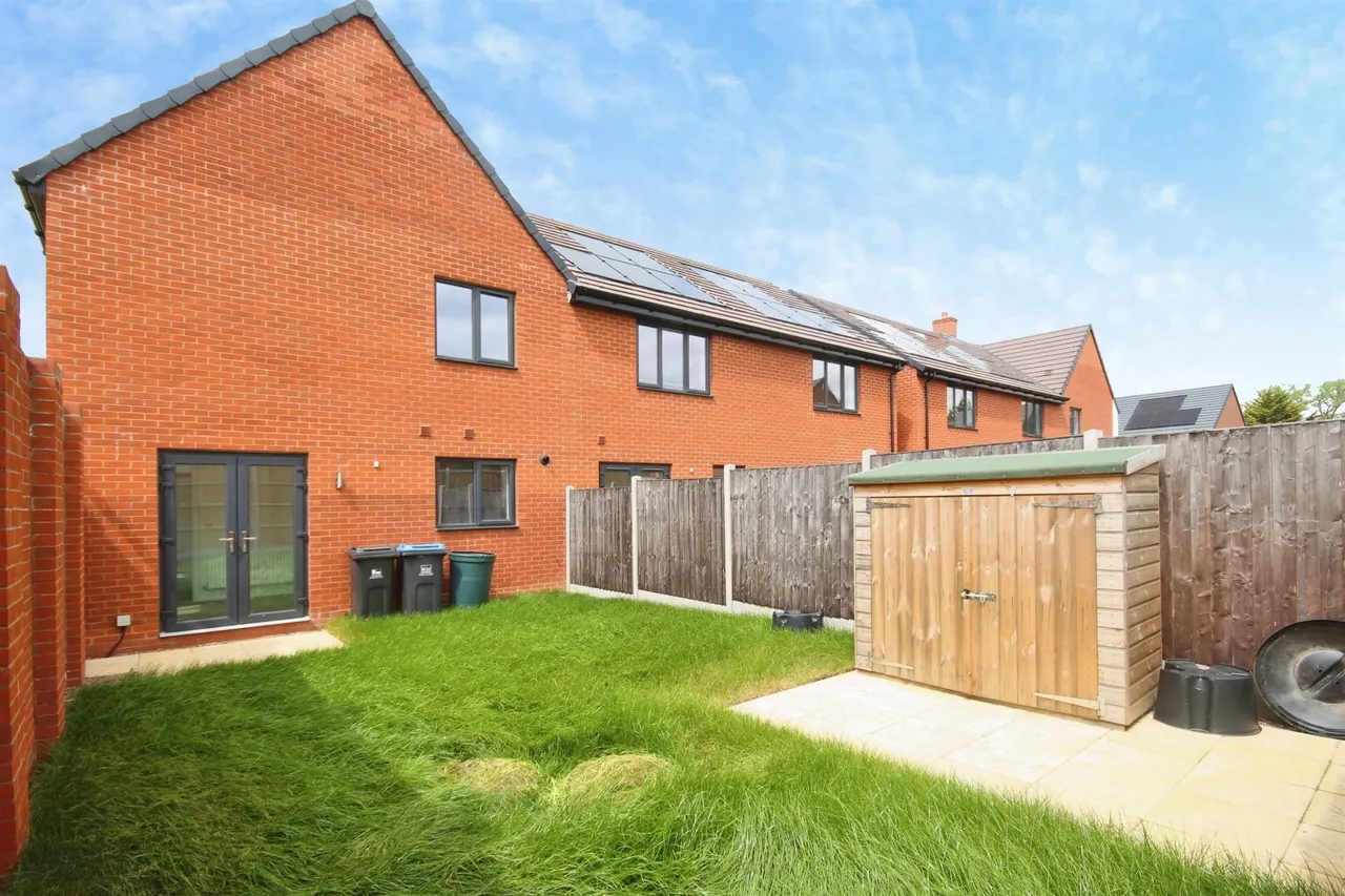 Wyre Lane, Long Marston, CV37, photo 10