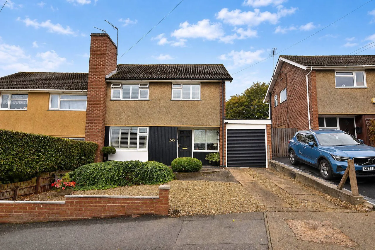 3 bed house for sale — Eastern Avenue North, Northampton, NN2 7AS
