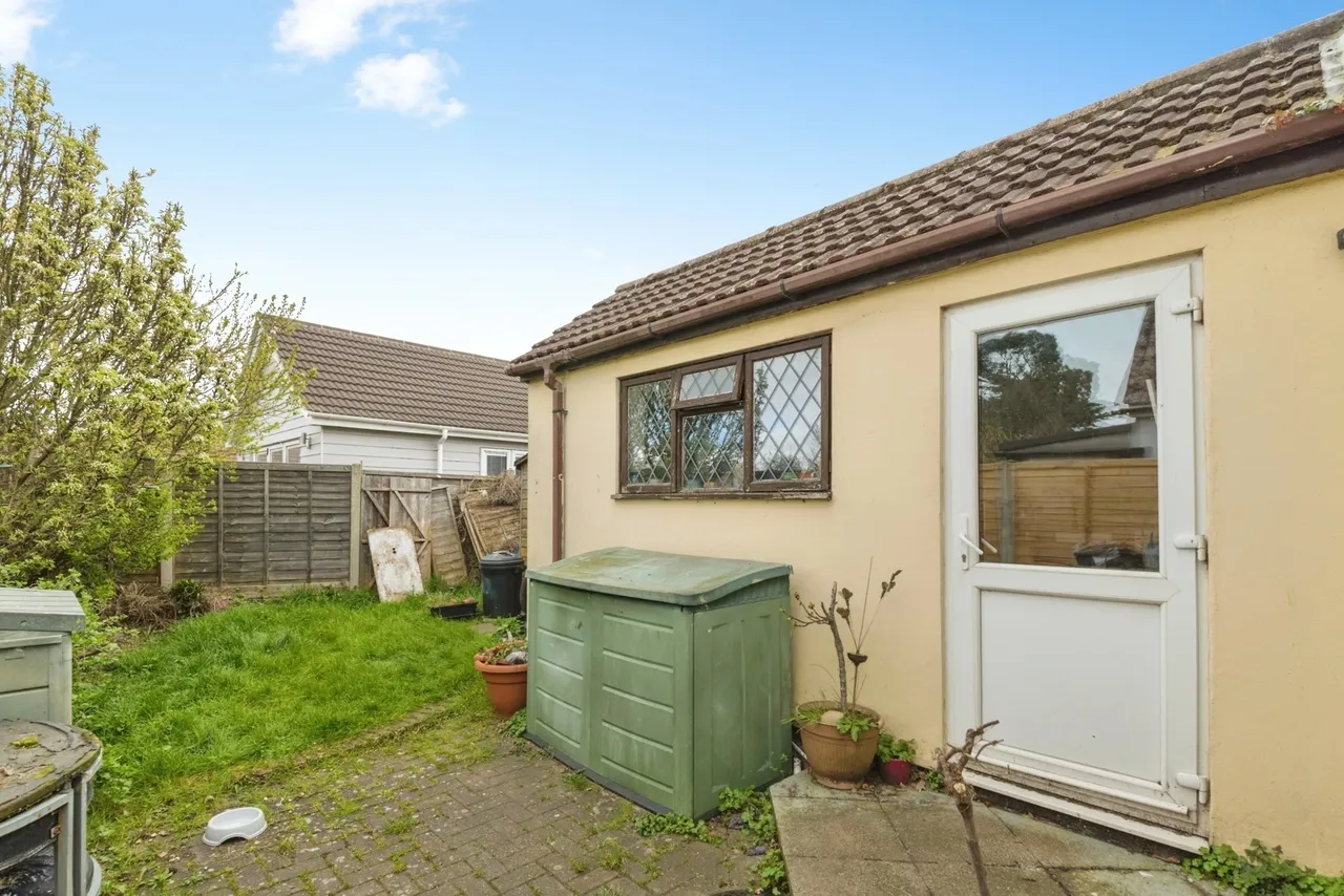 Frinton Road, Kirby Cross, Frinton-on-Sea, Essex, CO13, photo 6