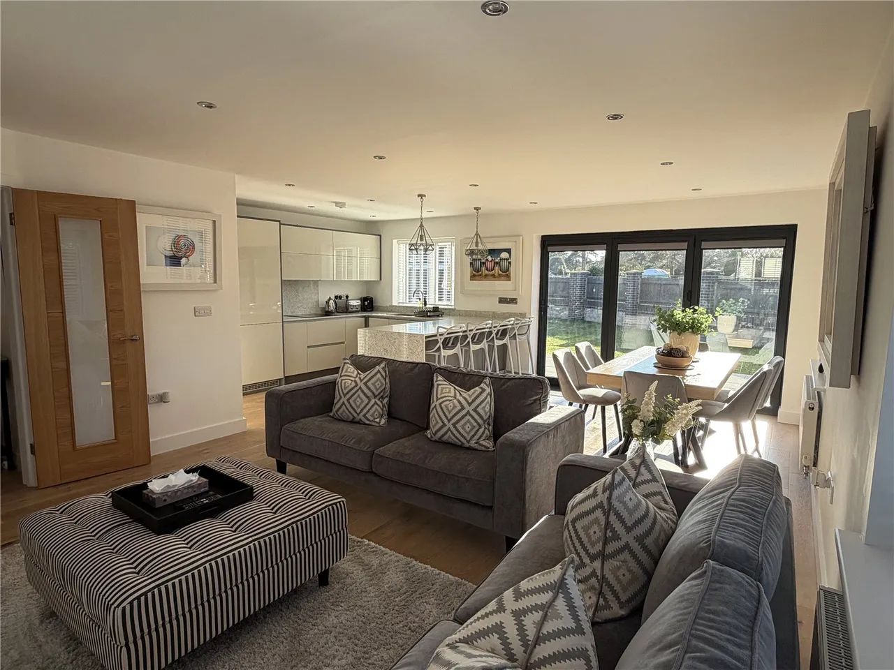 Laurel Lane, St. Leonards, Ringwood, BH24 2LR, photo 4