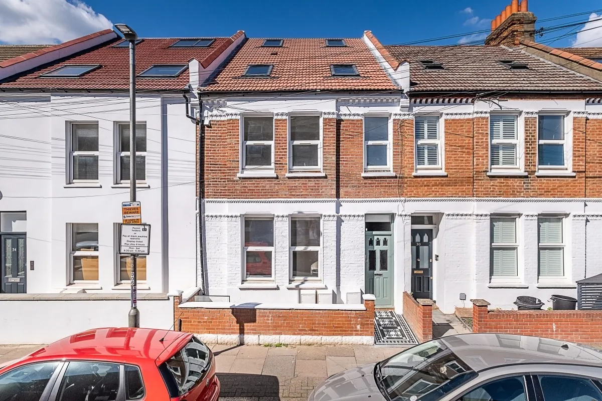 2 bed flat to rent, Gambole Road, Tooting, SW17