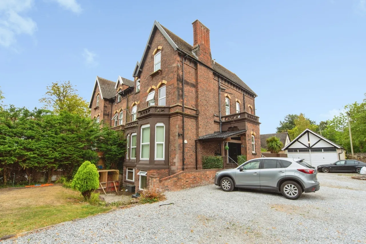 2 bed flat for sale, Beresford Road, Prenton, CH43