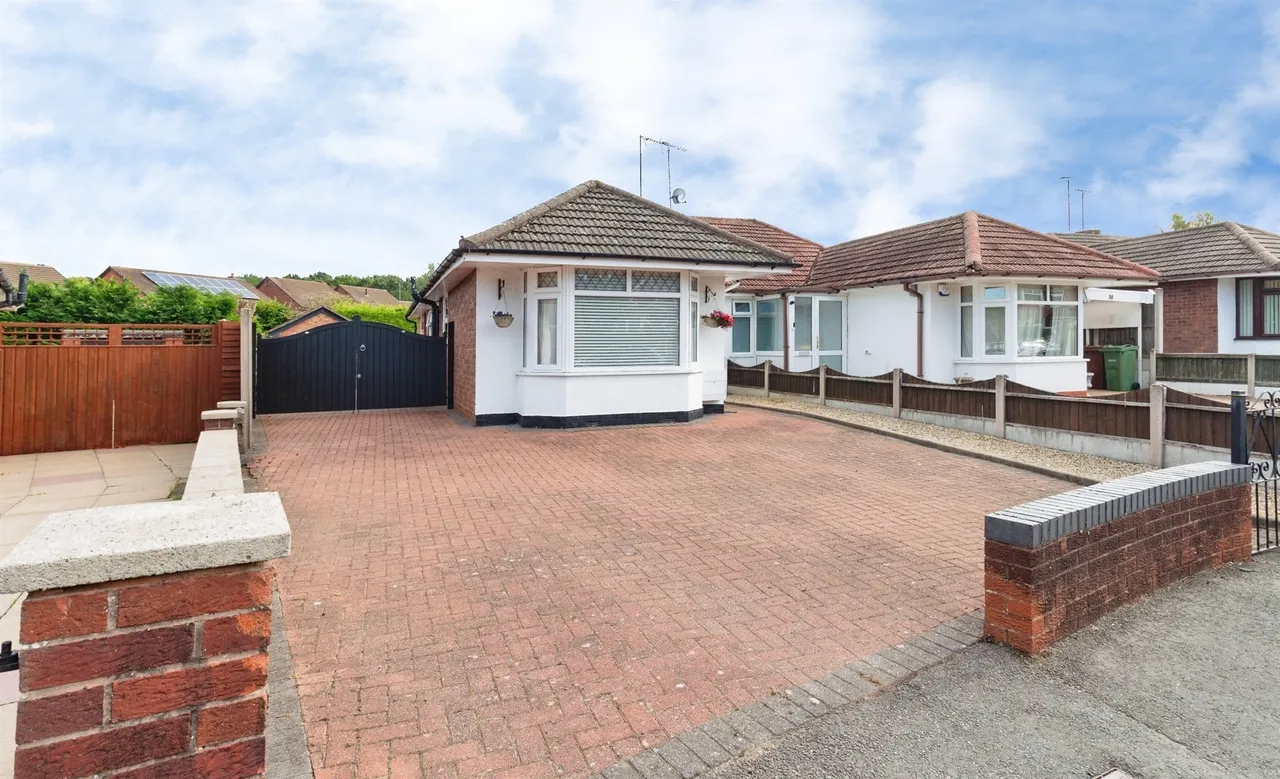 3 bed house for sale, Salisbury Road, Stafford, ST16