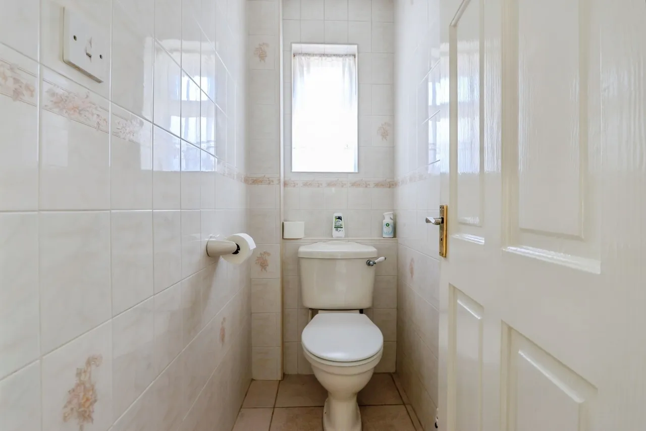 Halstock Crescent, Poole, BH17, photo 11