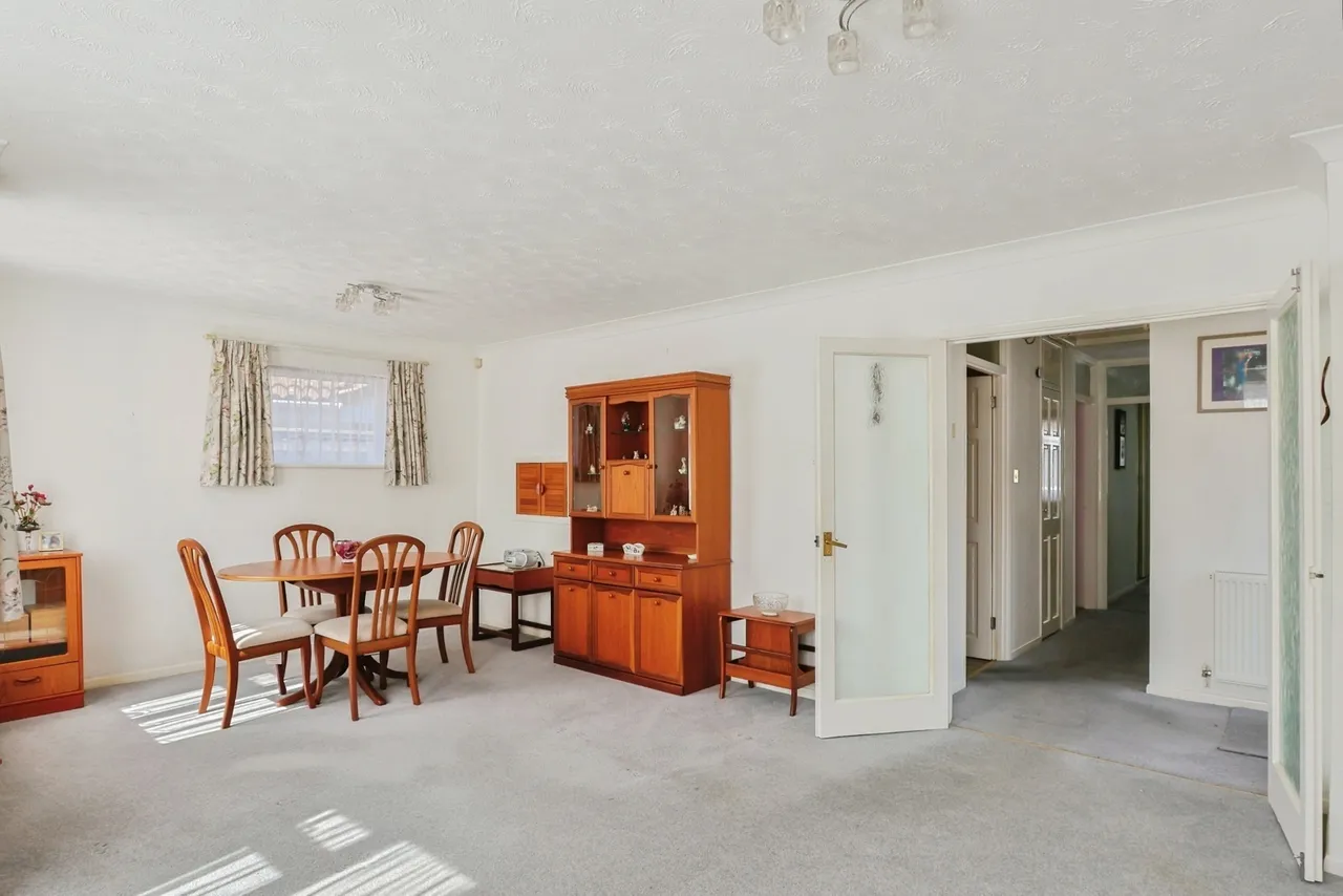 Halstock Crescent, Poole, BH17, photo 2