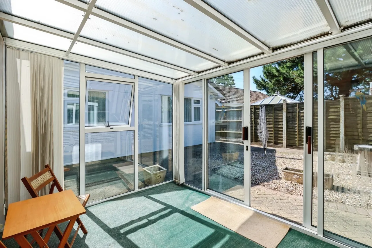 Halstock Crescent, Poole, BH17, photo 13