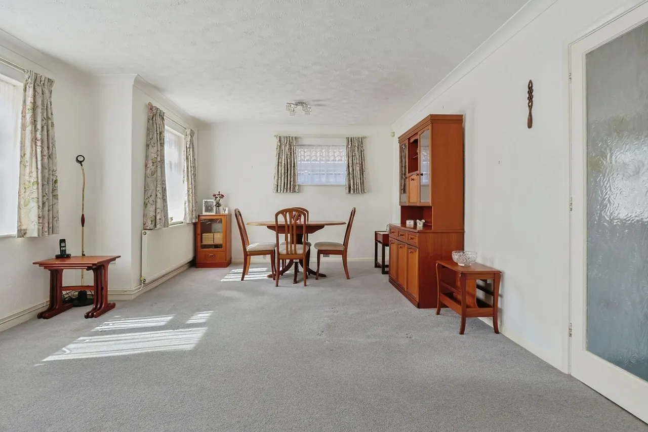 Halstock Crescent, Poole, BH17, photo 10