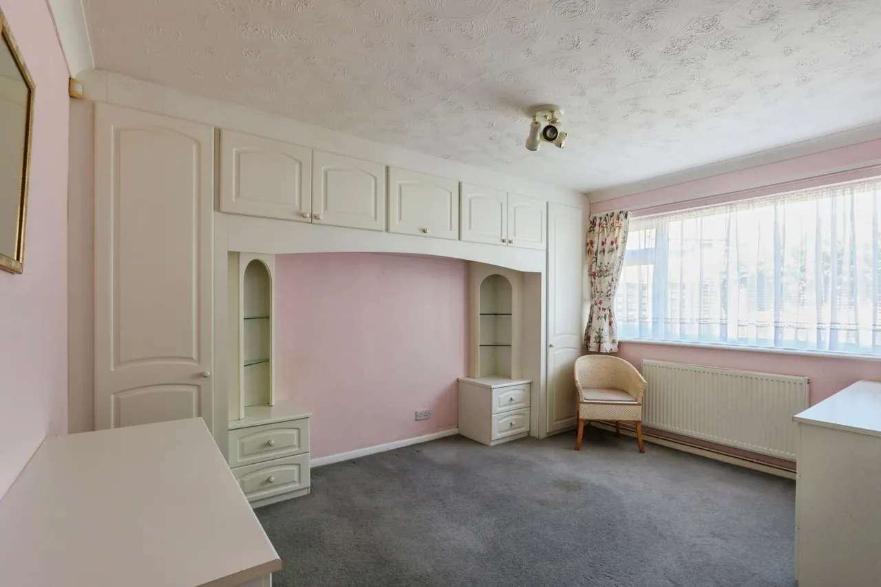 Halstock Crescent, Poole, BH17, photo 4