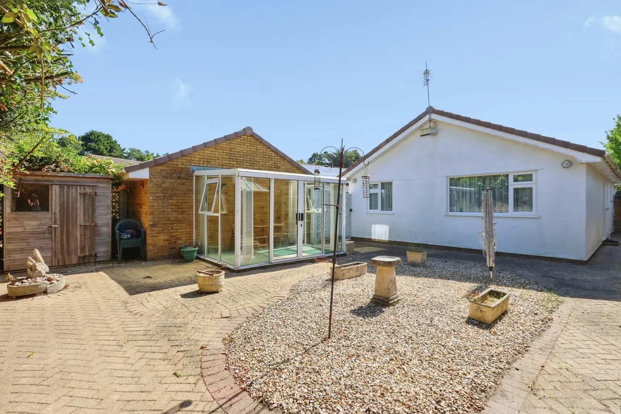 Halstock Crescent, Poole, BH17, photo 17