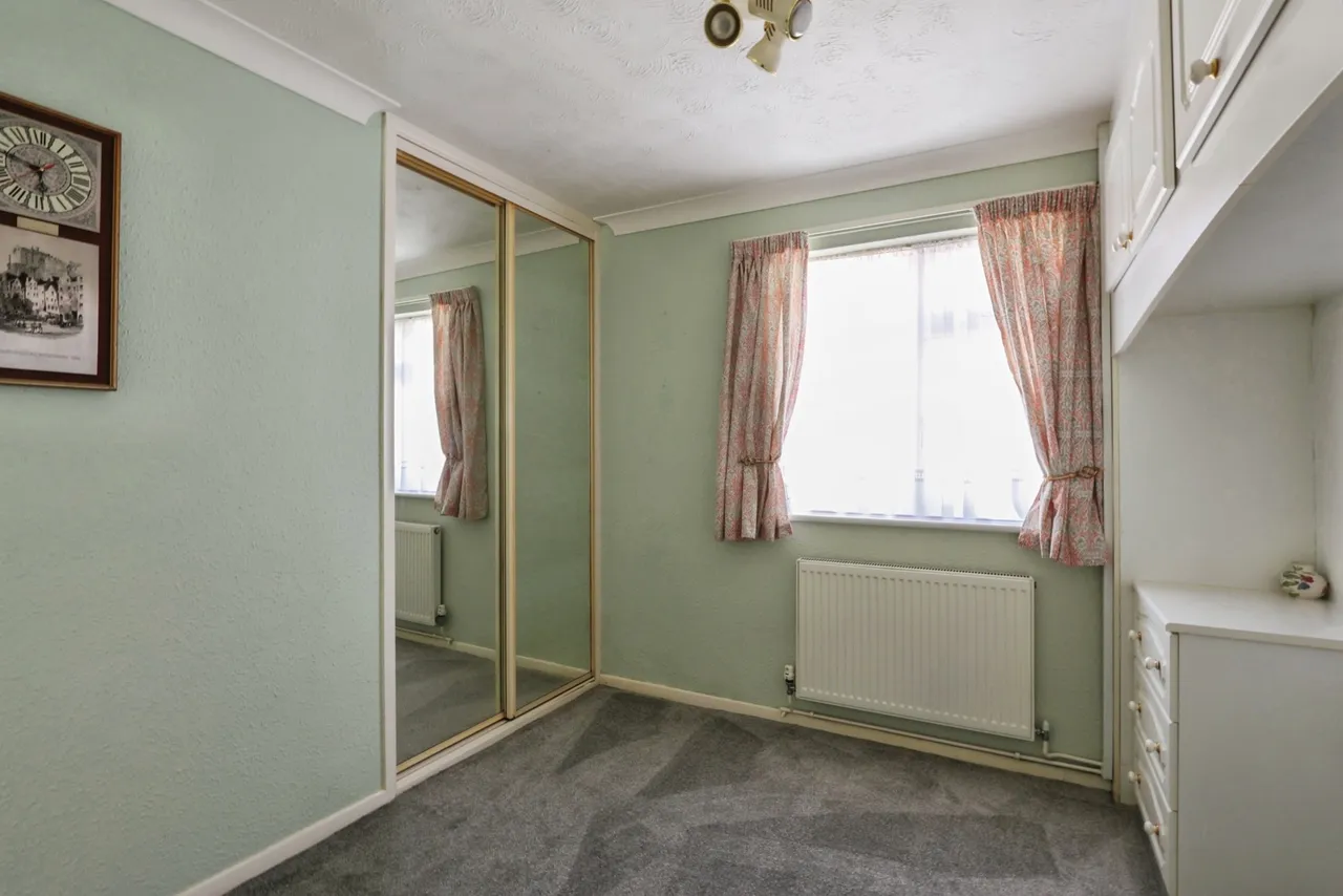 Halstock Crescent, Poole, BH17, photo 7