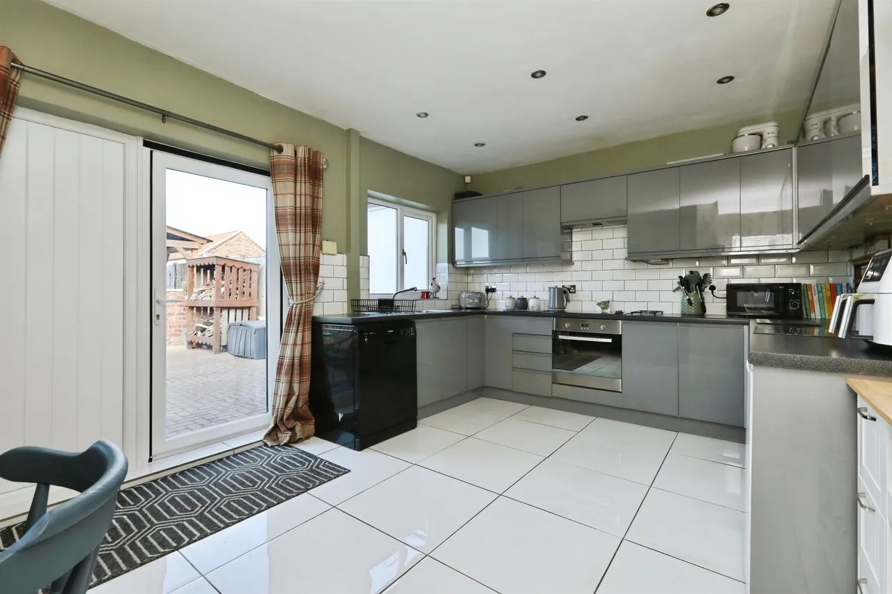 Howville Avenue, Hatfield, Doncaster, photo 4