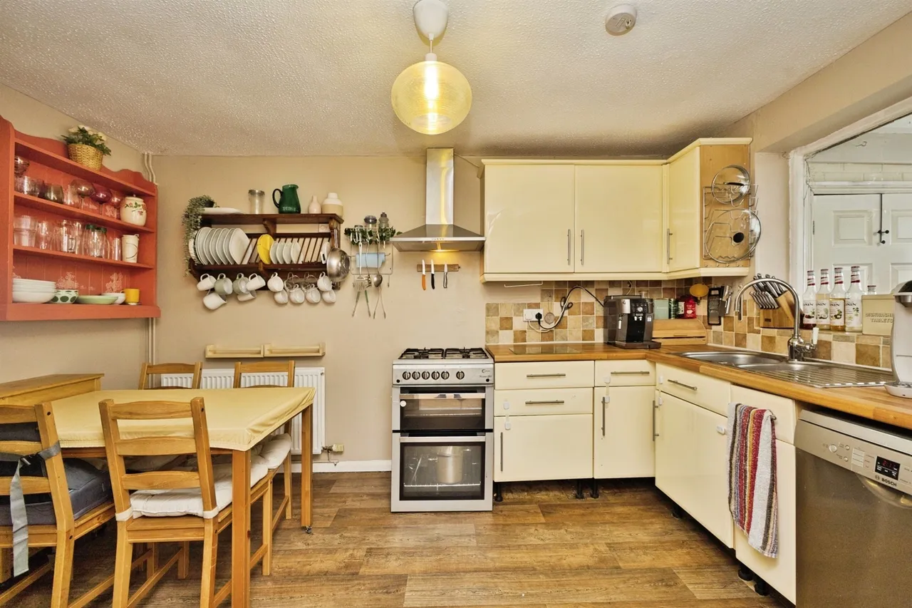 Sandringham Road, Yeovil, BA21, photo 6
