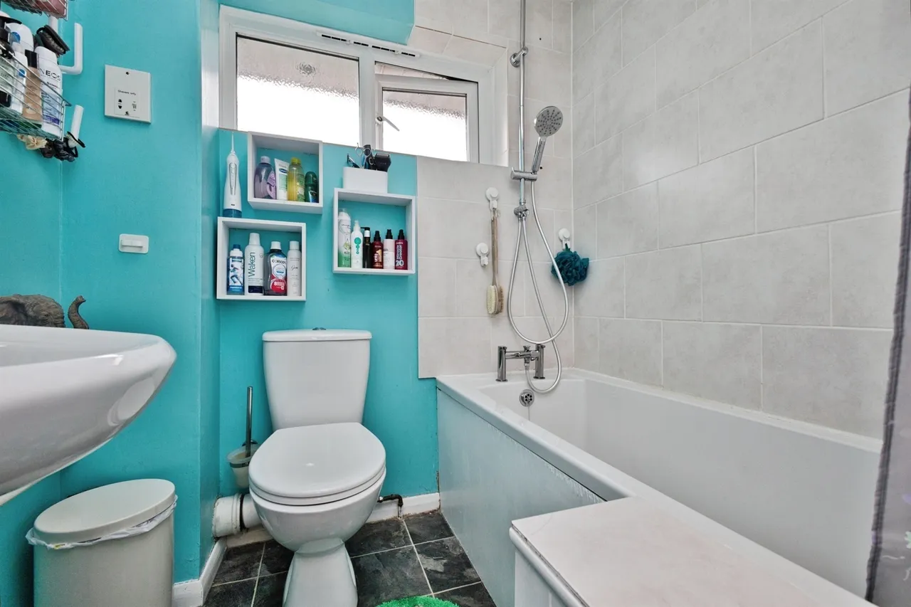 Sandringham Road, Yeovil, BA21, photo 13