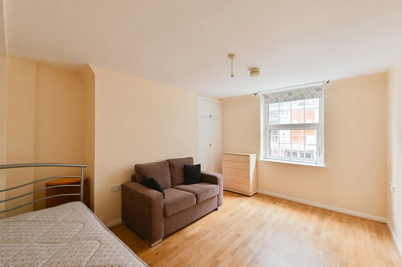 flat for sale — 58 Gatliff Close, Ebury Bridge Road, London