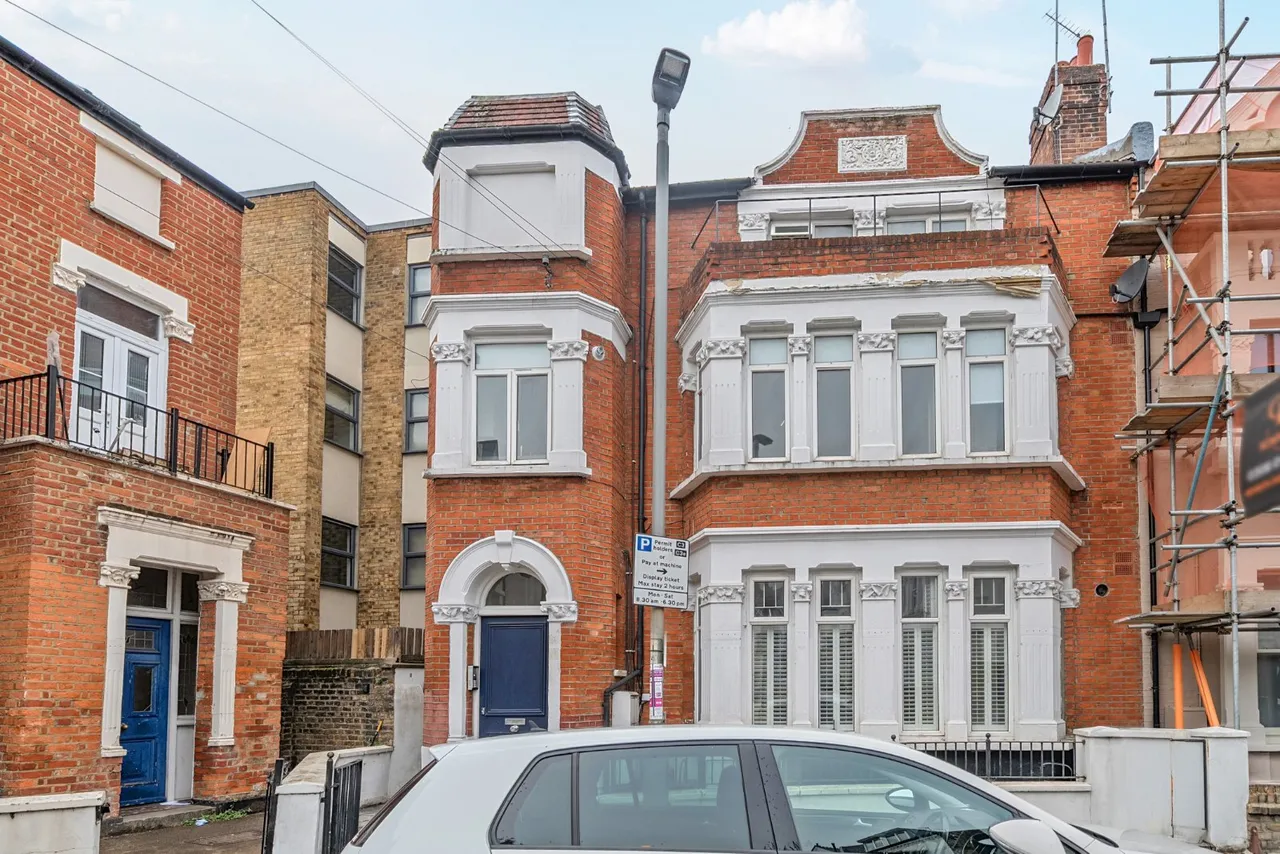 1 bed flat for sale, Mysore Road, Battersea, SW11