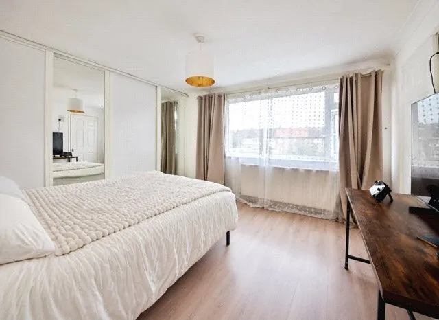 Rowan Way, Romford, RM6, photo 11