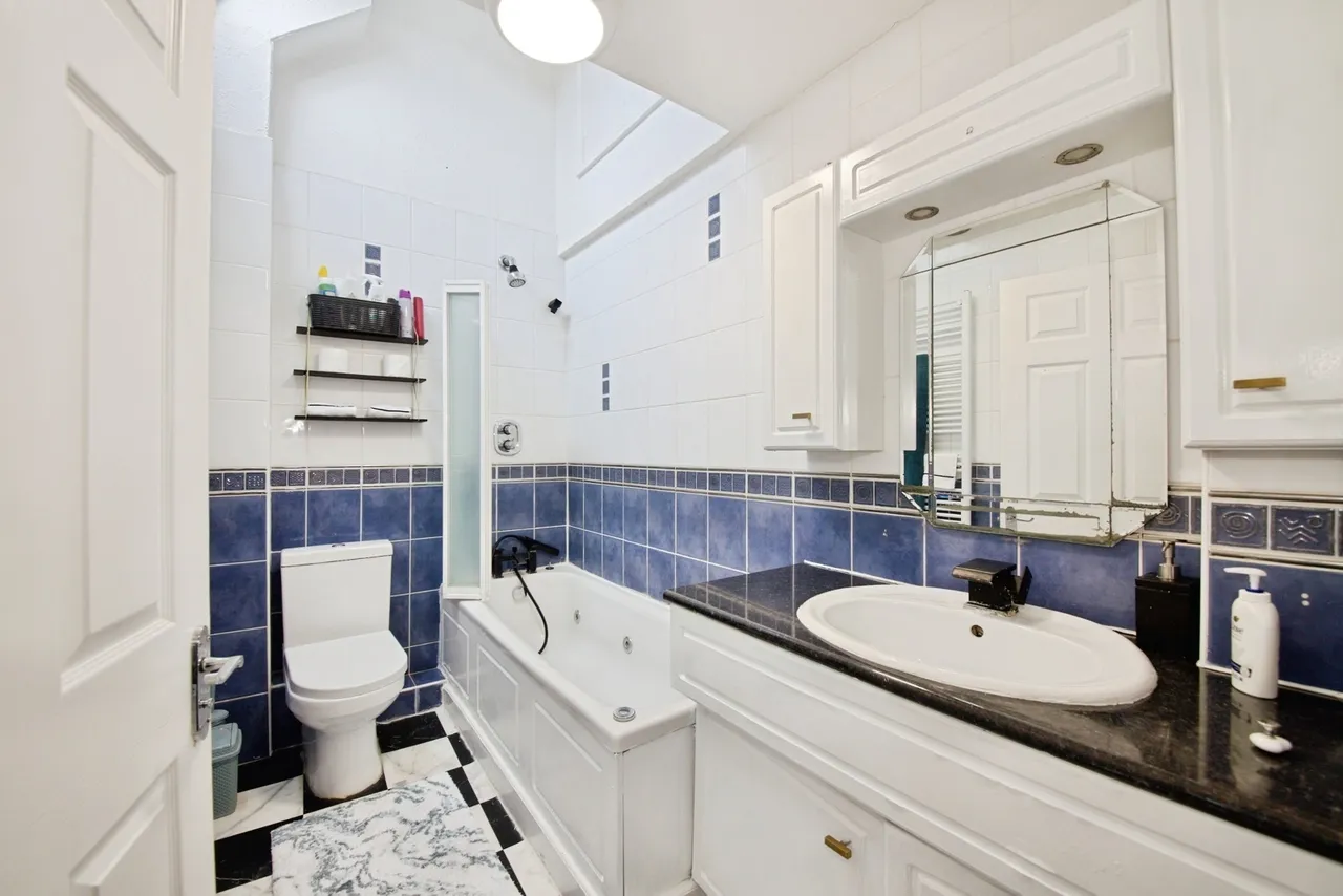 Rowan Way, Romford, RM6, photo 14