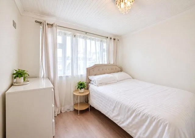 Rowan Way, Romford, RM6, photo 12