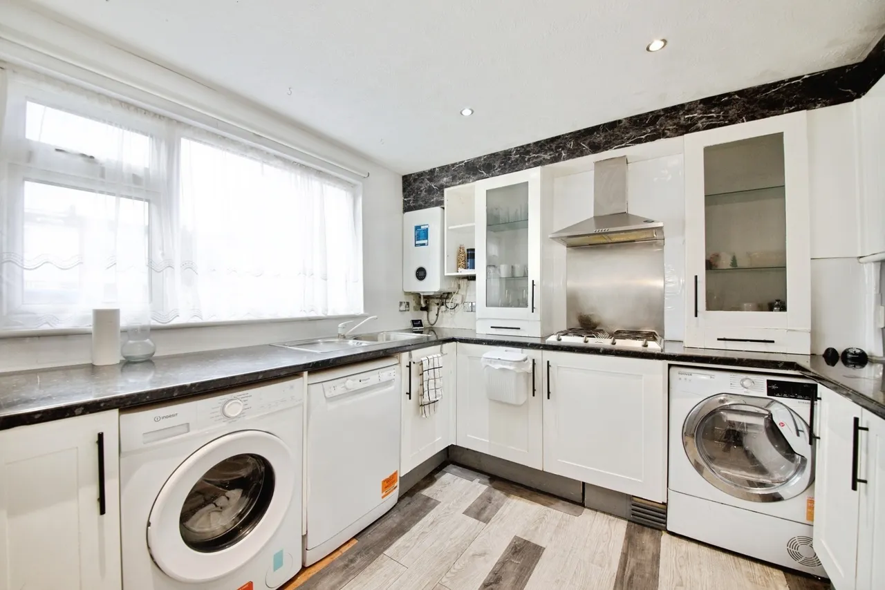 Rowan Way, Romford, RM6, photo 3