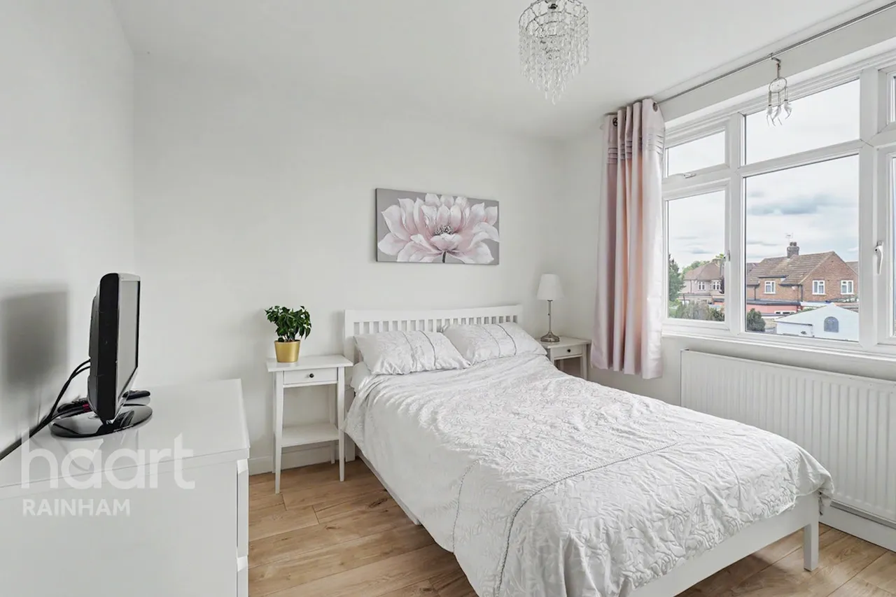 South End Road, Rainham, RM13, photo 14
