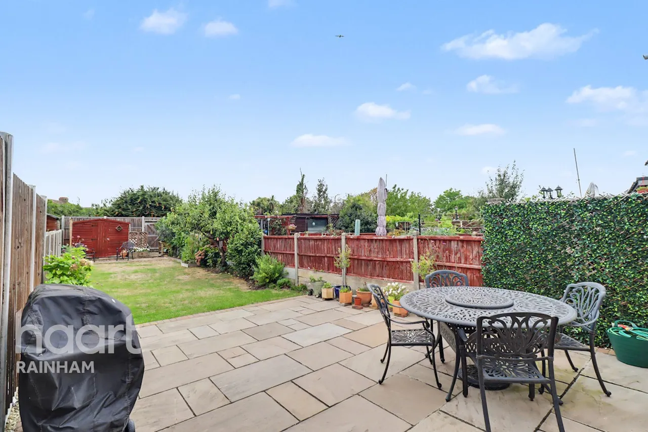 South End Road, Rainham, RM13, photo 17