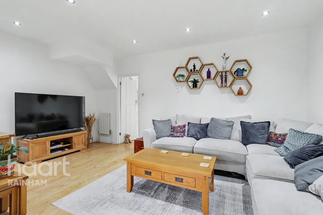 South End Road, Rainham, RM13, photo 6