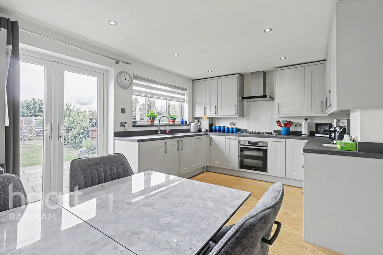 South End Road, Rainham, RM13, photo 7