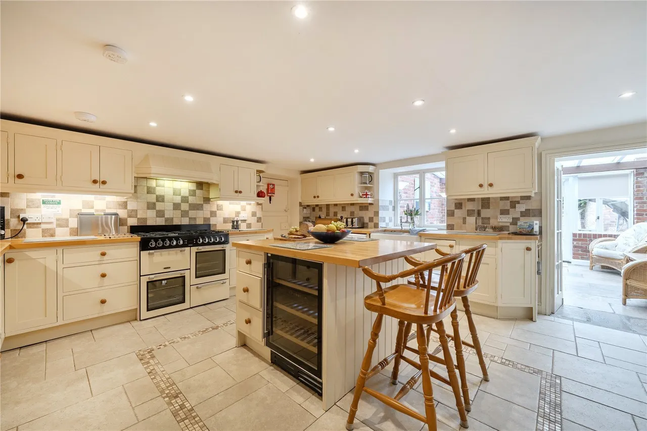 West Bay Road, Bridport, DT6, photo 5