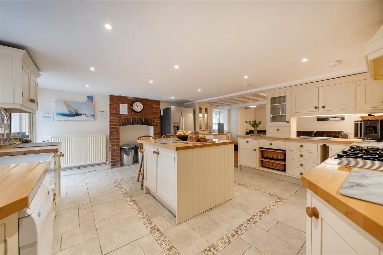 West Bay Road, Bridport, DT6, photo 4