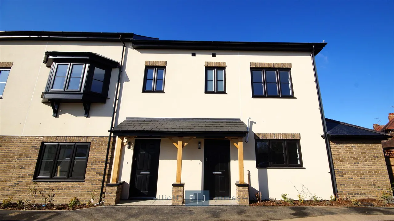 1 bed flat to rent — Freya Lodge, Loughton