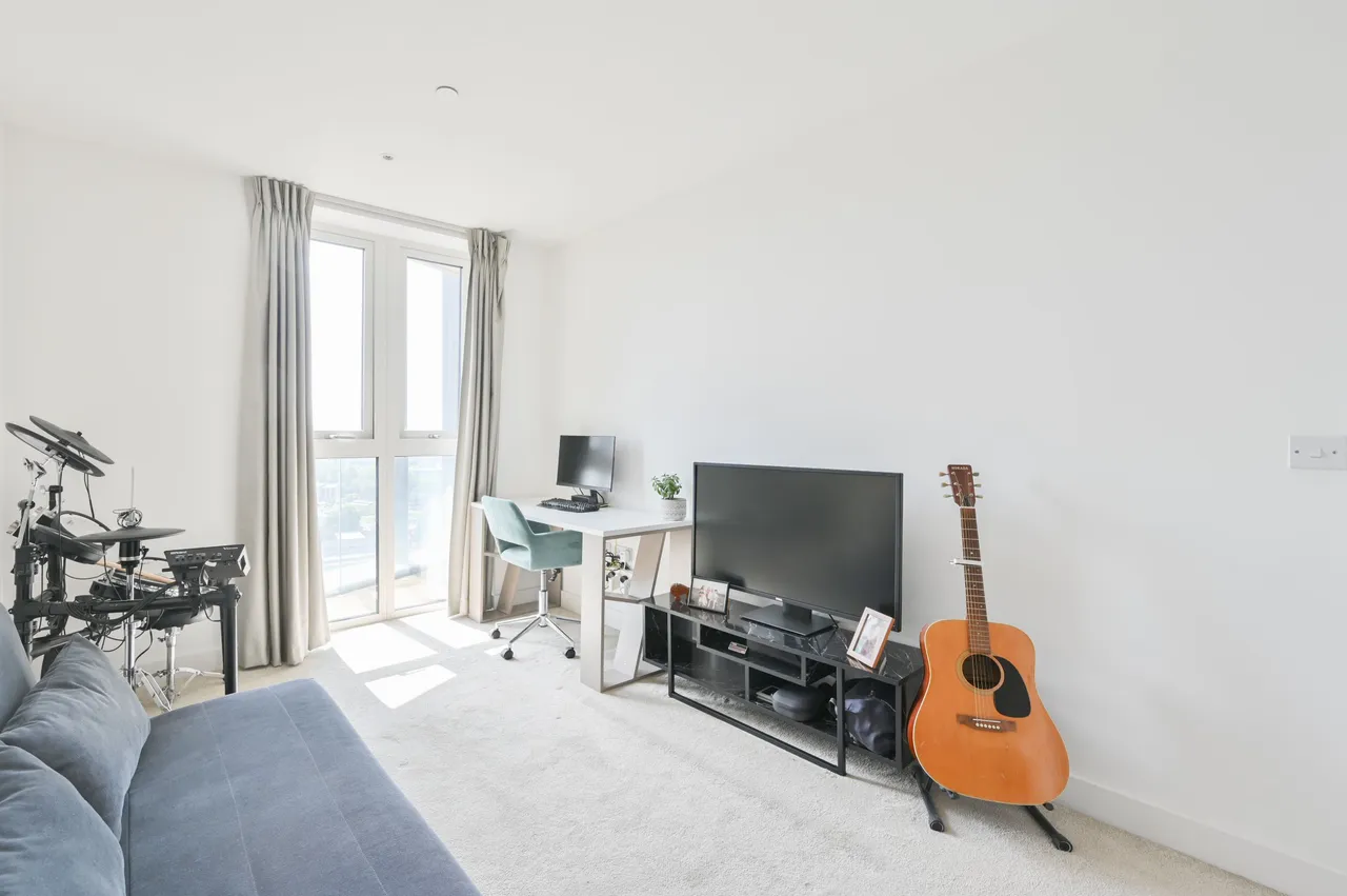 Flat 120, Duncombe House, 15 Victory Parade, London, photo 7