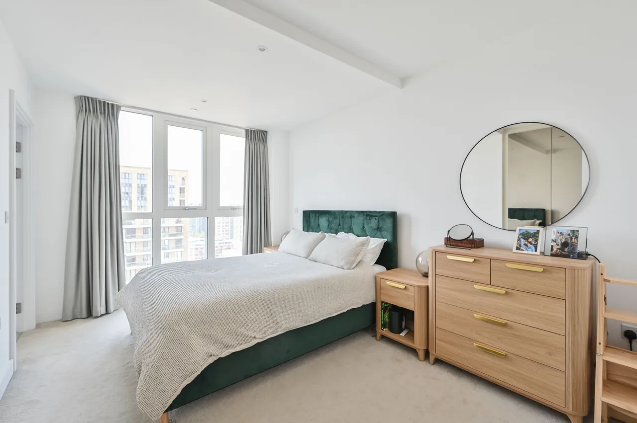 Flat 120, Duncombe House, 15 Victory Parade, London, photo 3