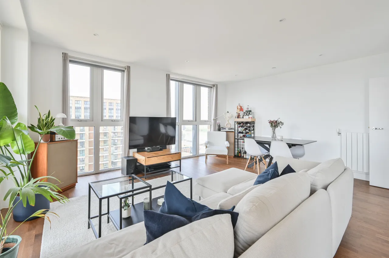 Flat 120, Duncombe House, 15 Victory Parade, London, photo 11
