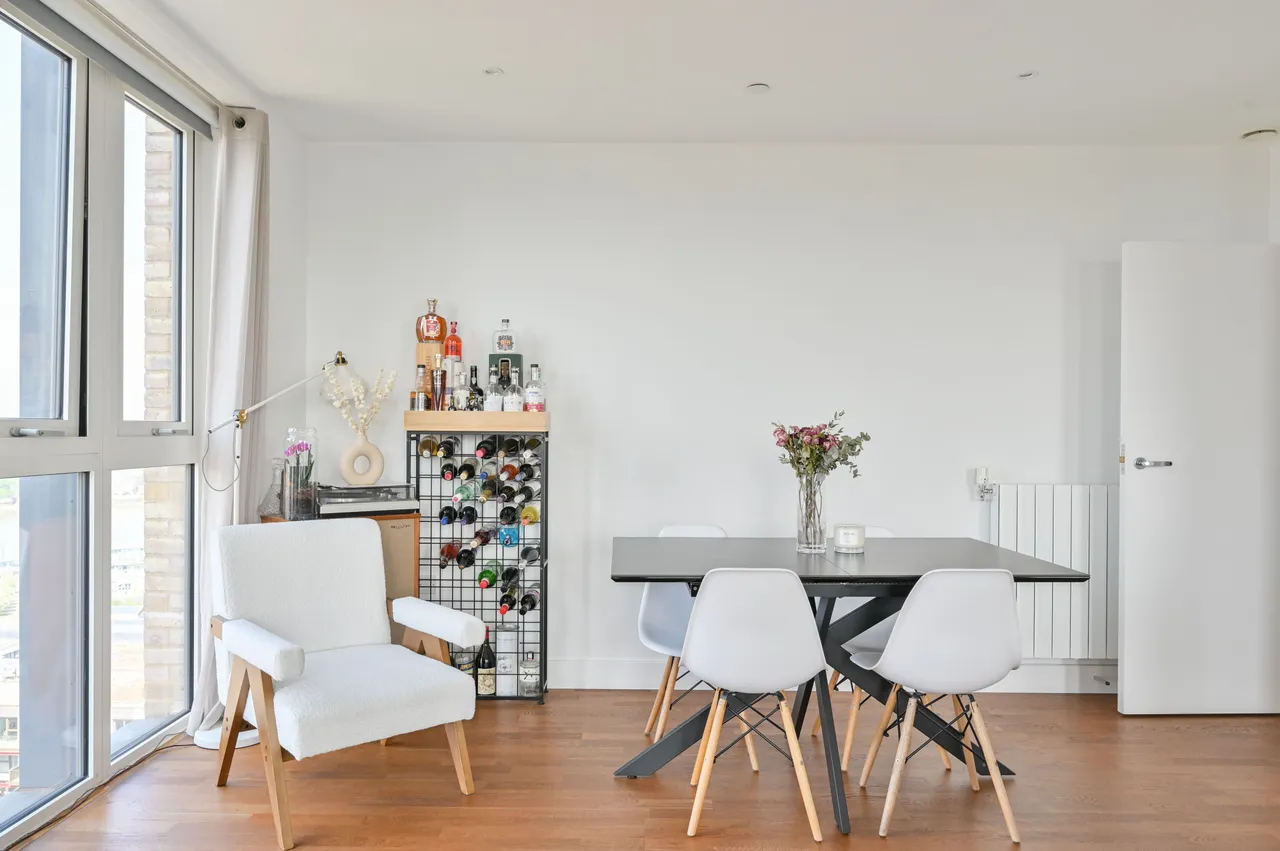Flat 120, Duncombe House, 15 Victory Parade, London, photo 12