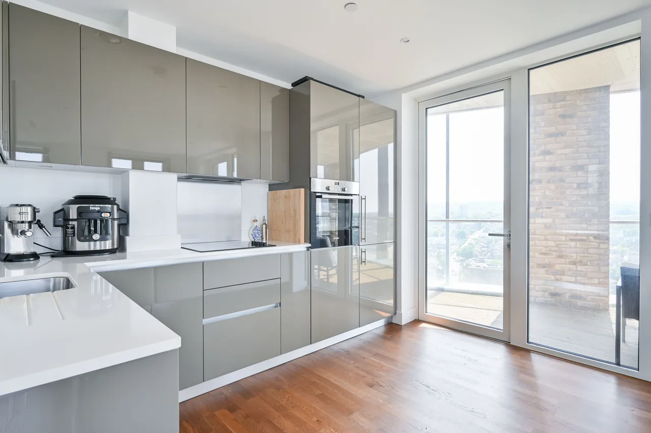 Flat 120, Duncombe House, 15 Victory Parade, London, photo 8